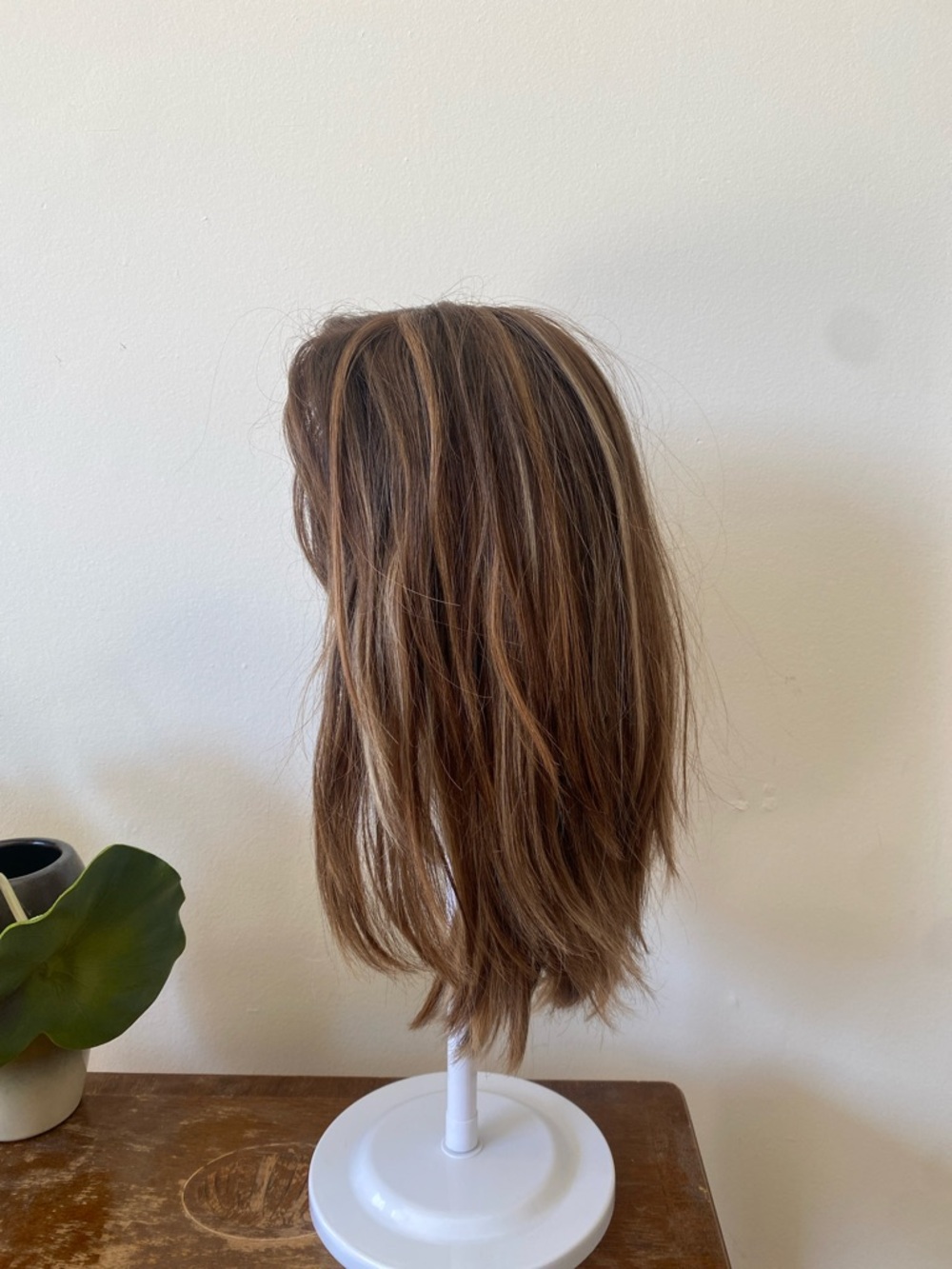 Designer Human Hair Wig - blond ombré bob - Picture 4 of 9